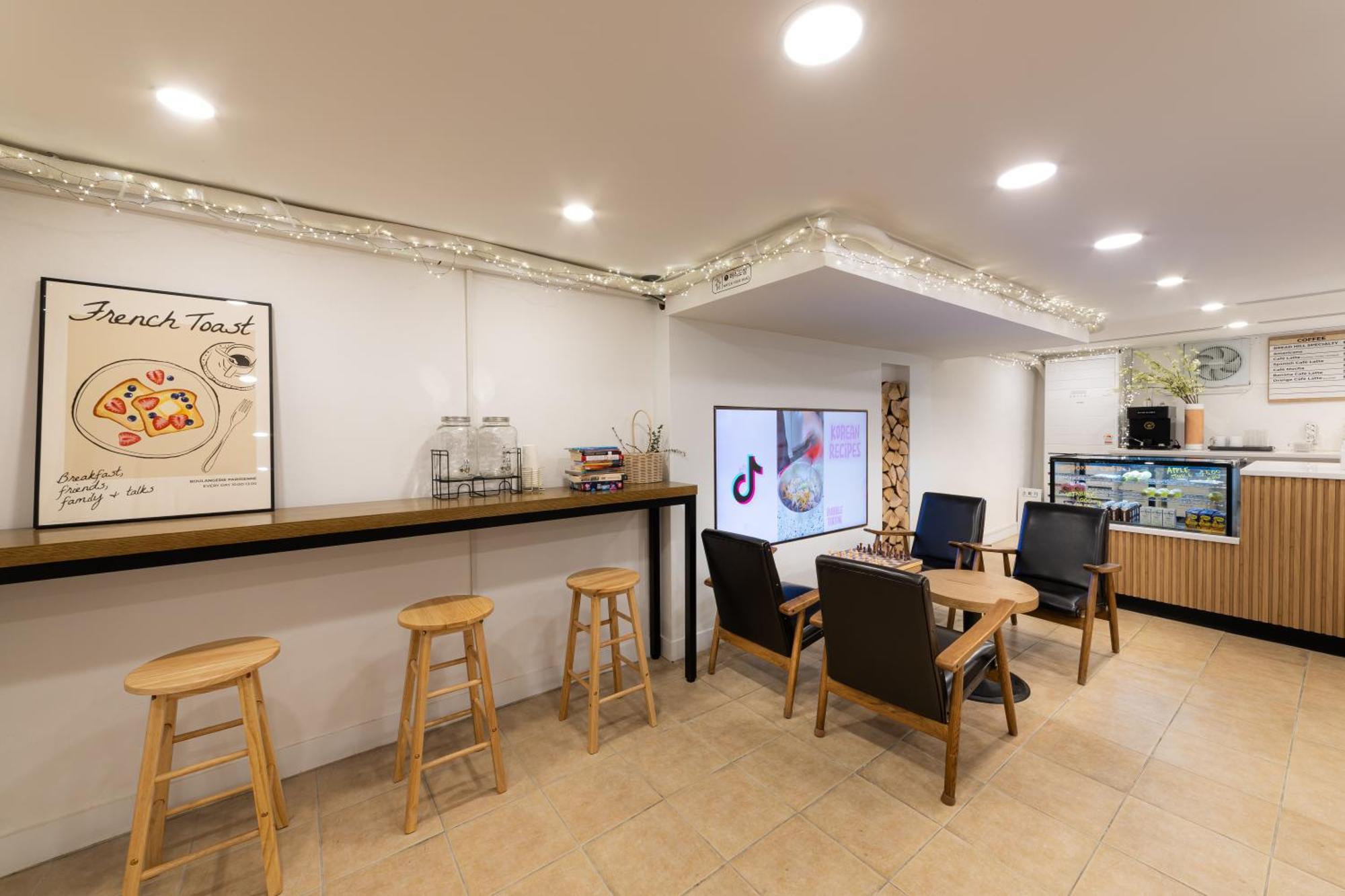 Bread Hill Jongno Hotel 2*